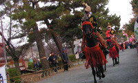 注目！迫力満点の流鏑馬（やぶさめ）、今年も盛大に開催?風浪宮大祭? 