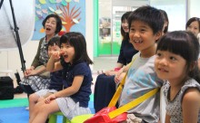 「わいわいスタジオ」で、遊ぶ子どもたちの笑顔が溢れる！「日中未来の子ども100人の写真展」プレイベント