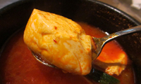 ＜QBCアジア支局だより＞【韓国食文化探検】柔らかいのに崩れない、純豆腐（スンドゥプ）チゲ