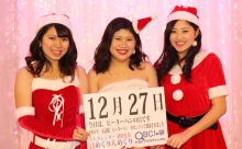 2015年12月27日「ピーターパンの日」、本日の美人カレンダーは 短大生の栄田梓さん、鬼﨑真帆さん、小栁美聖さん